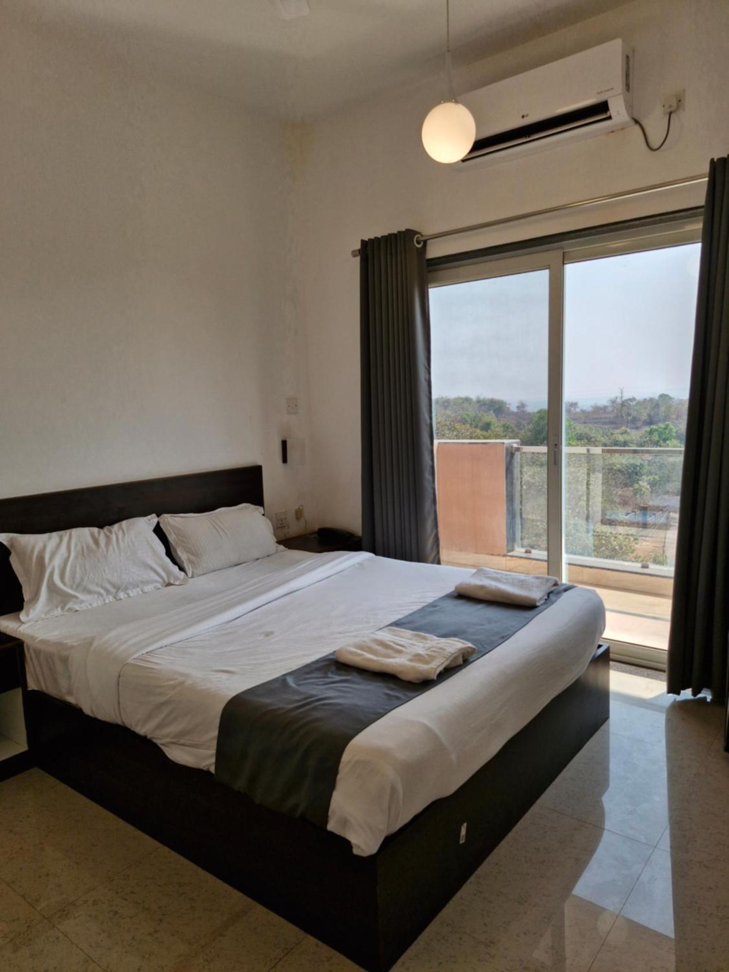 Hotel Rsa Residency Pernem Extérieur photo